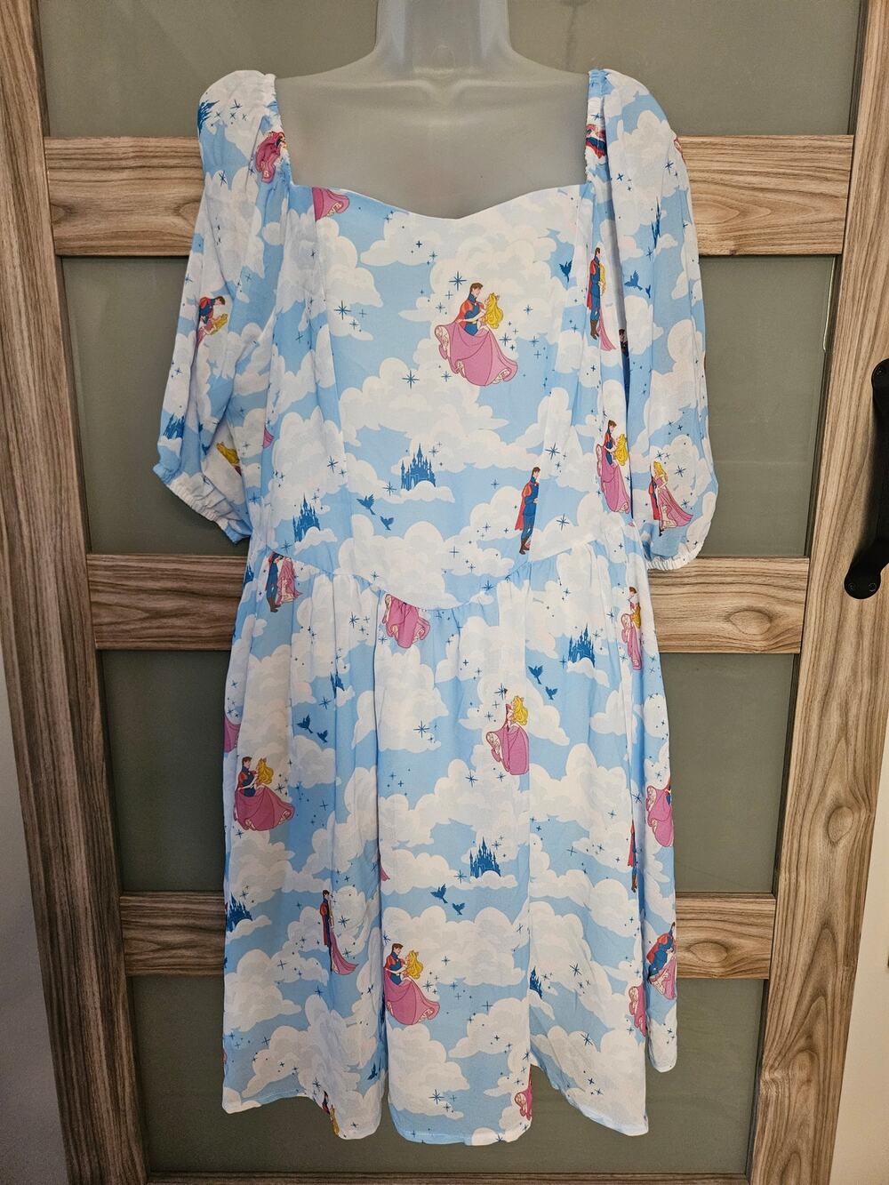 NWT Hot Topic Disney Sleeping Beauty Clouds Long-Sleeve Dress XL 42B 36L (86)